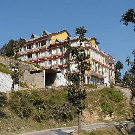 ホテル Royal Residency Khajjiar エクステリア 写真